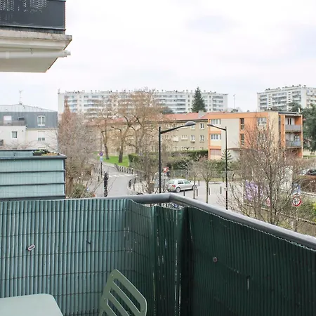 Cosy And Bright With Private Balcony